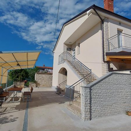 Family Apartment Cathy Galižana المظهر الخارجي الصورة