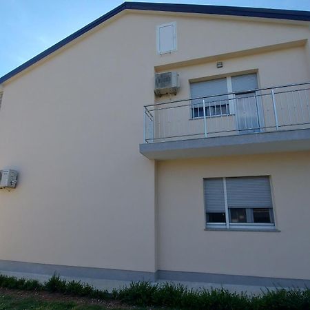 Family Apartment Cathy Galižana المظهر الخارجي الصورة