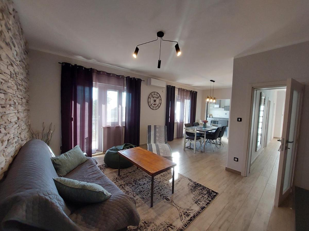 Family Apartment Cathy Galižana المظهر الخارجي الصورة