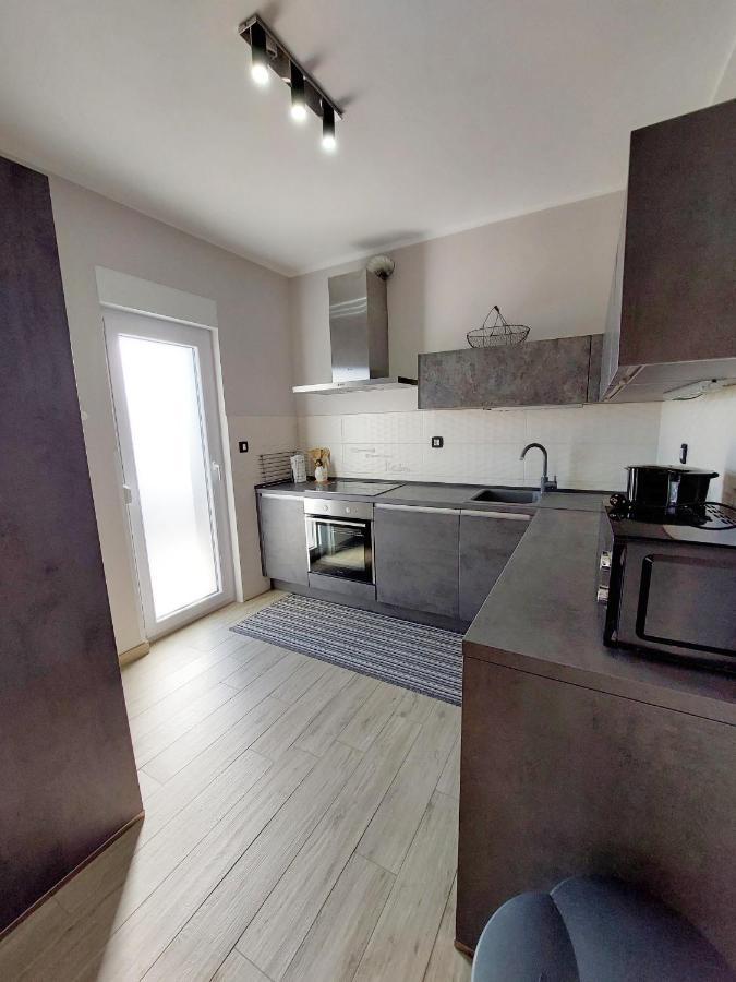 Family Apartment Cathy Galižana المظهر الخارجي الصورة