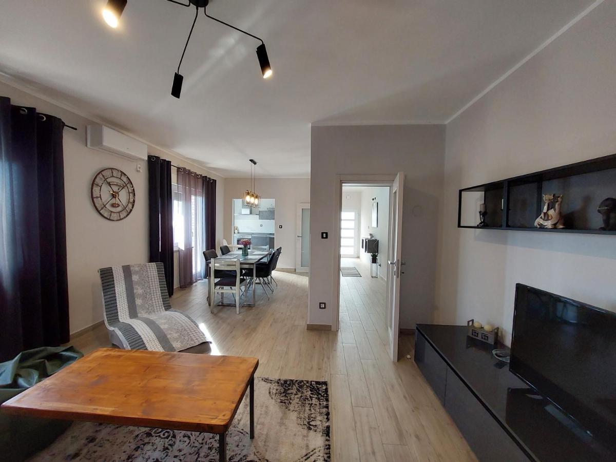 Family Apartment Cathy Galižana المظهر الخارجي الصورة