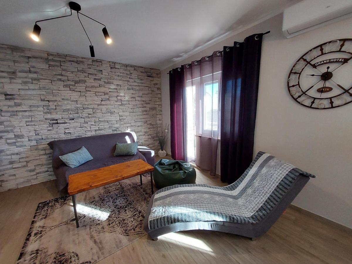Family Apartment Cathy Galižana المظهر الخارجي الصورة