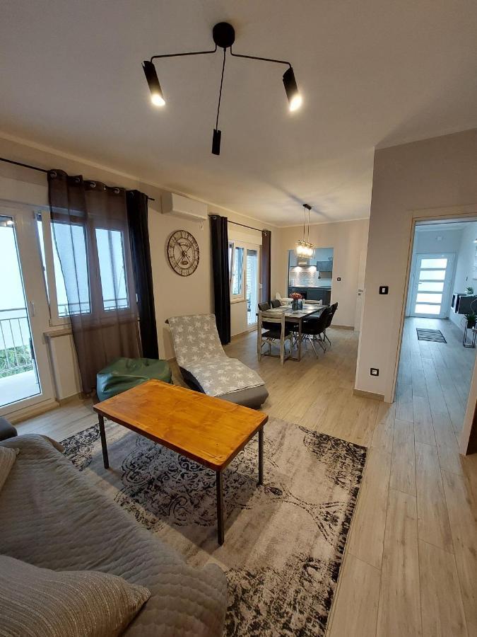 Family Apartment Cathy Galižana المظهر الخارجي الصورة